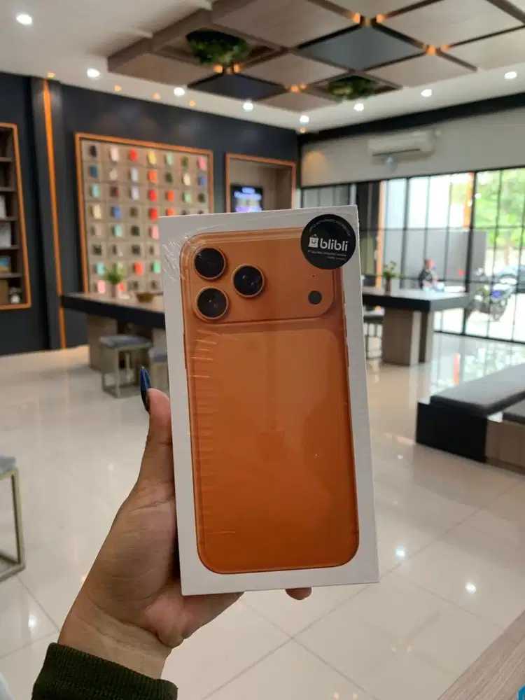 IPHONE 17PRO COSMIC ORANGE BRAND NEW 512GB