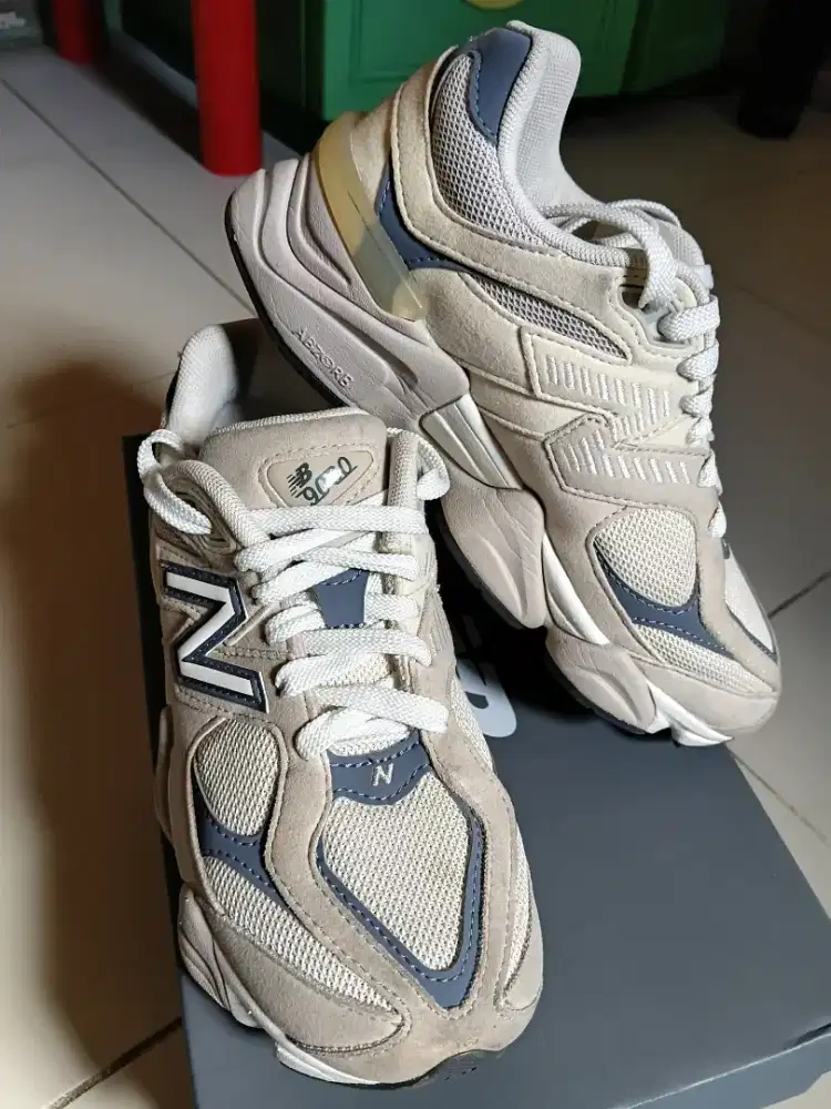 Dijual New Balance 9060 White Navy (women)