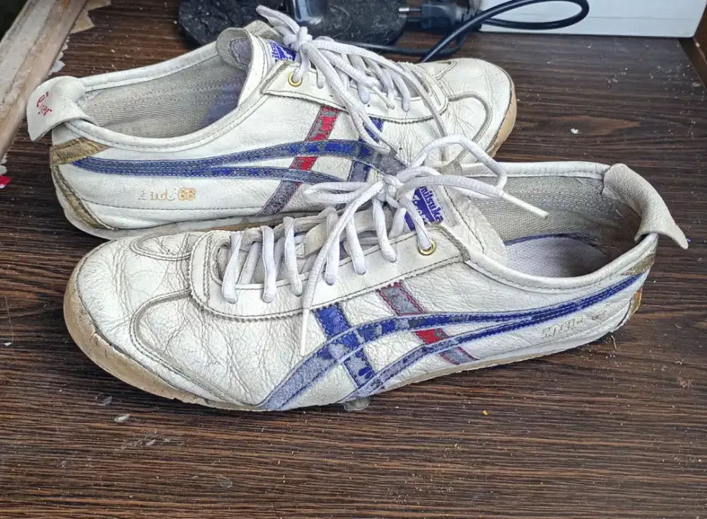 Sepatu Onitsuka ukuran 44 Ori