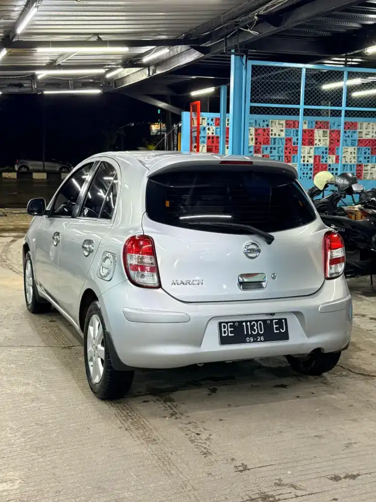 Nissan March matic 2012