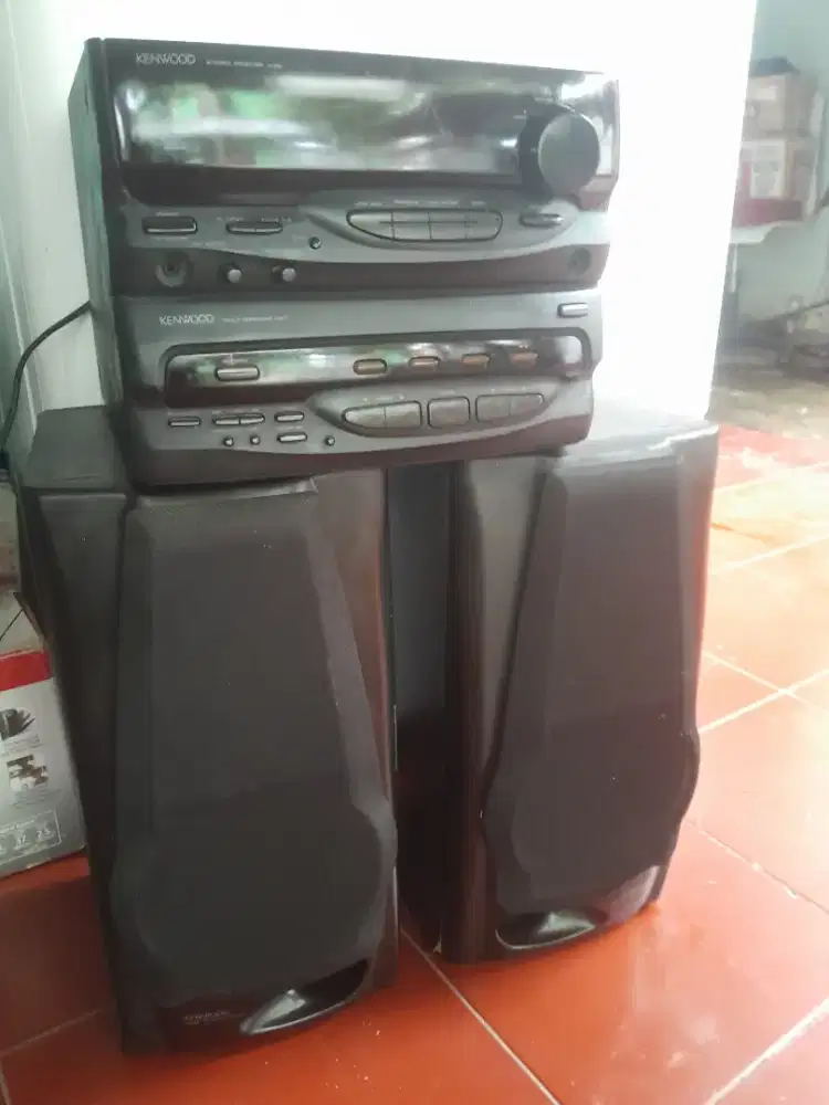 Audio jual compo KENWOOD kondisi mesin mati perlu servis .