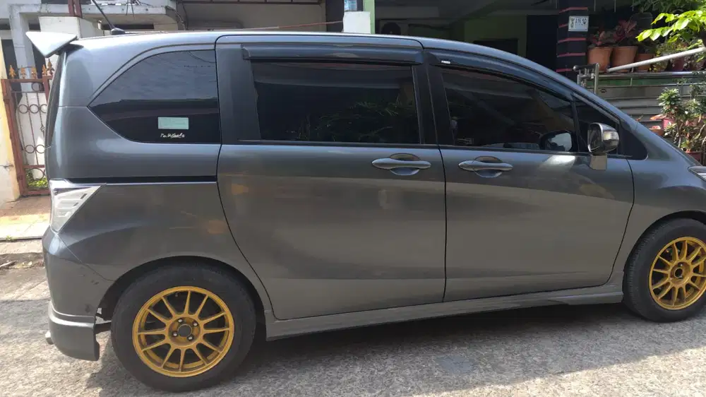 Honda Freed 2011 Bensin