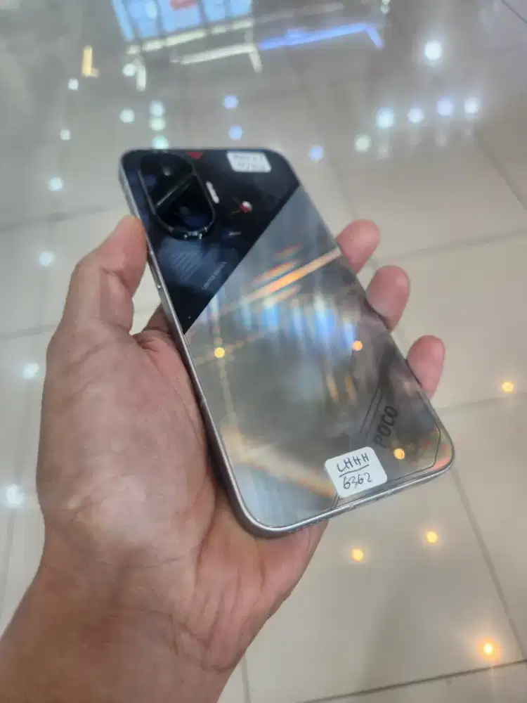 Poco f7 12/512 Batre healt 99% cc 110