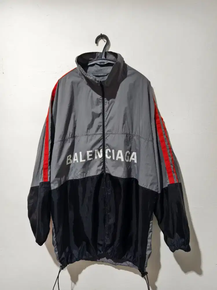 Winebreaker balenciaga