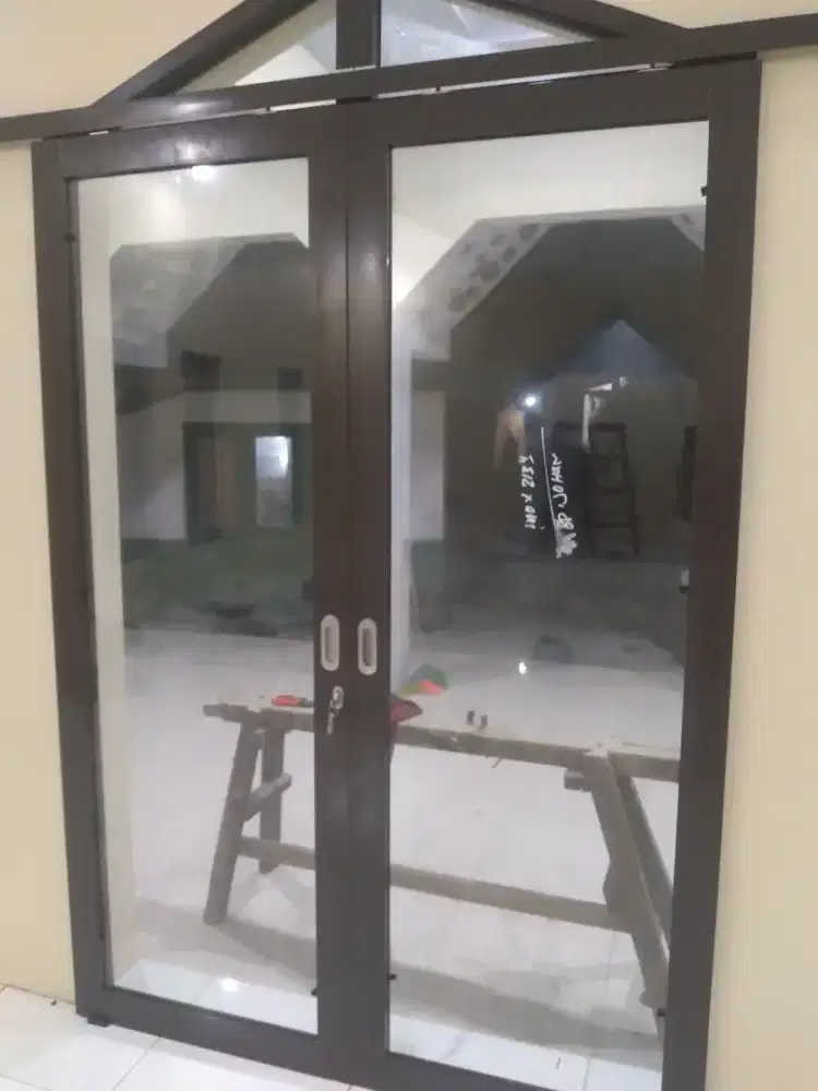 Pintu geser aluminium dobel daun T210cm L200cm hrg plus pasang 3,8 jt