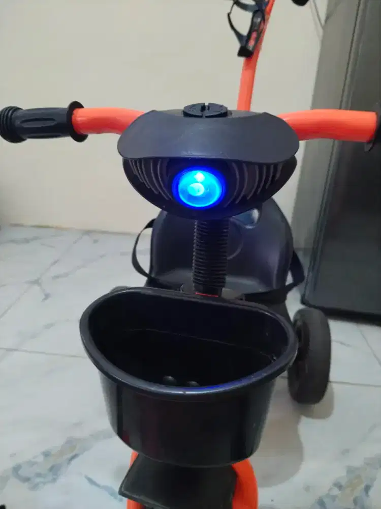 Sepeda roda tiga merk IORA