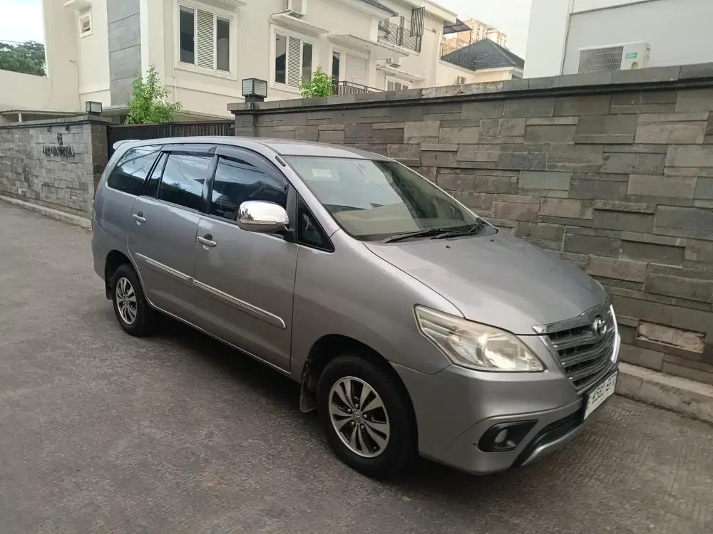 Toyota Kijang Innova 2015 Bensin