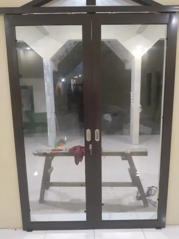 Pintu sliding alumunium dobel daun T210cm L200cm hrg berikut psg 3,8jt