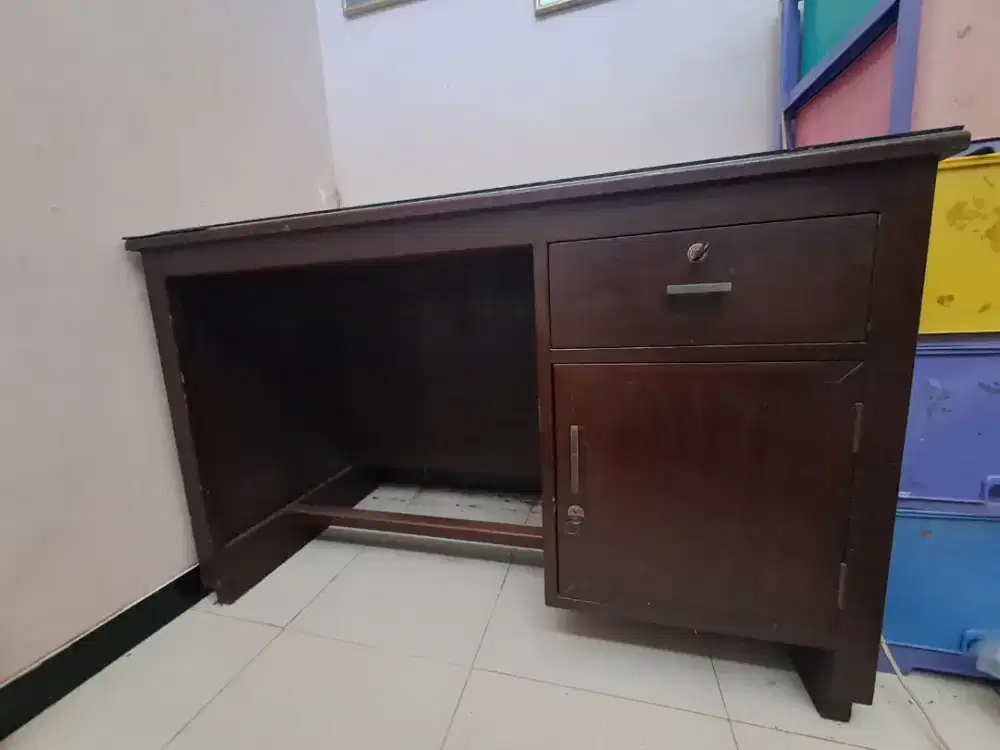 Dijual cepat Meja kantor/meja tulis jati tebal anti rayap