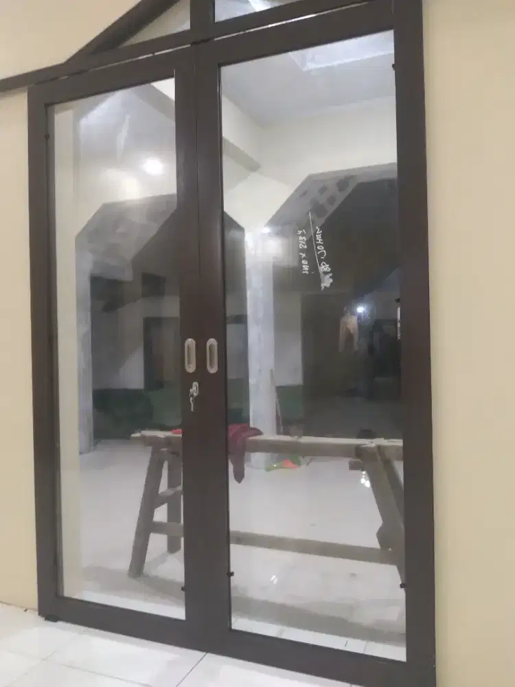 Pintu sliding dobel daun T210cm L200cm hrg plus pasang 3,8 jt/unit