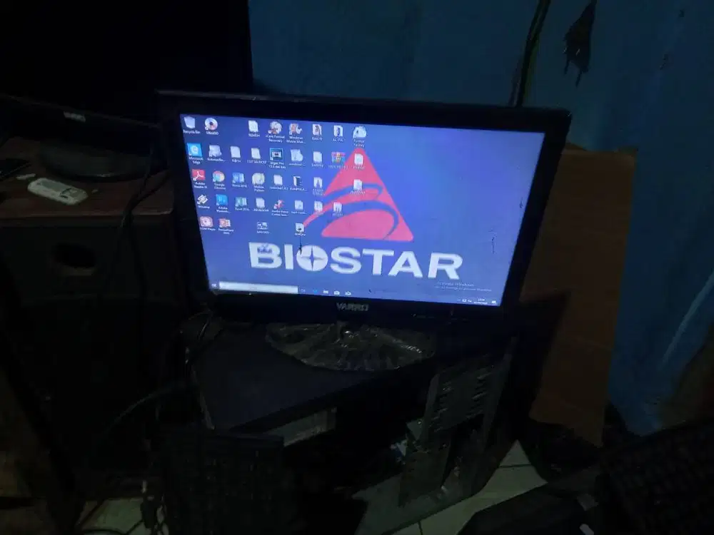 monitor varro 16inch masih lumayan keneh tah
