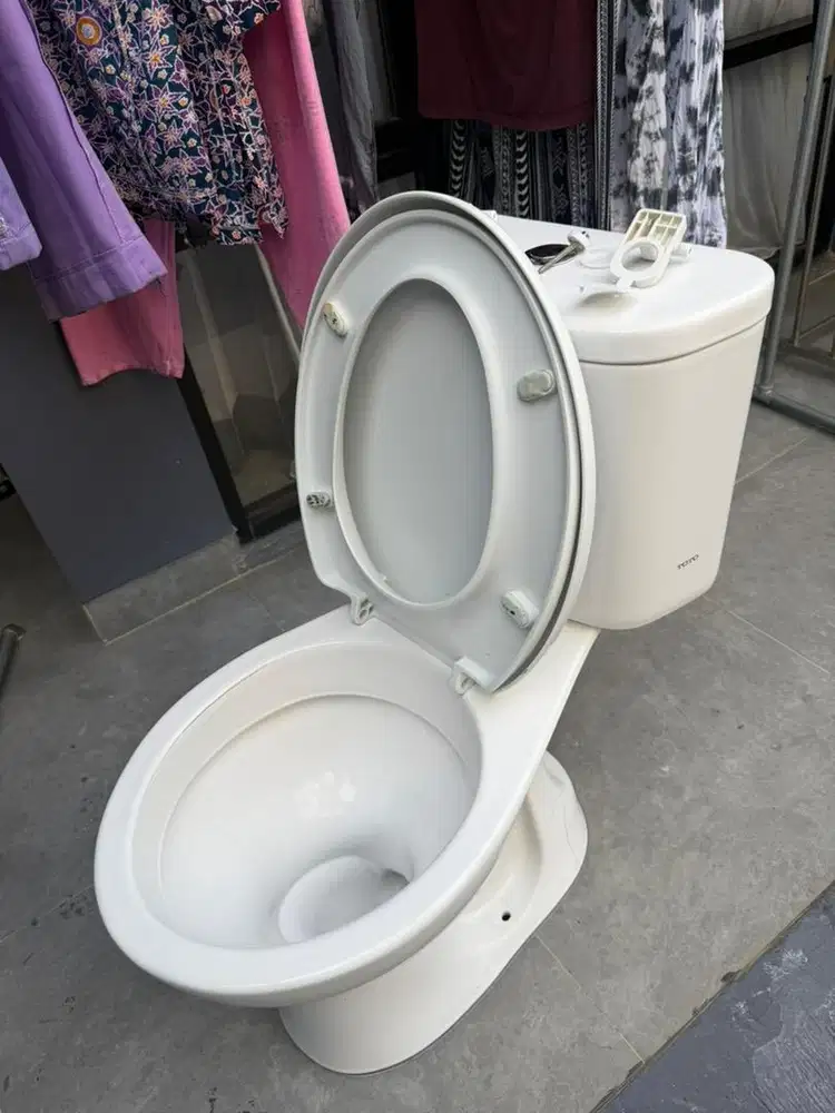 Closet duduk toilet wc bekas