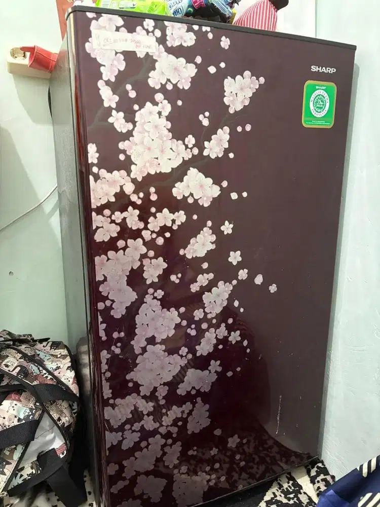 Kulkas bekas SHARP