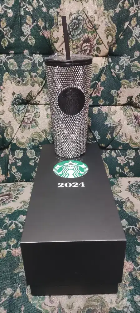 Tumbler starbucks glitery limitied edition