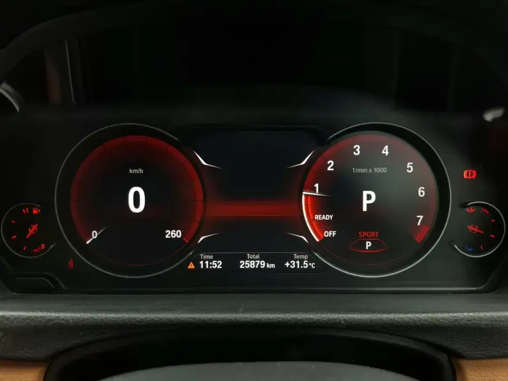 BMW 320i LUXURY AT 2018 Bensin