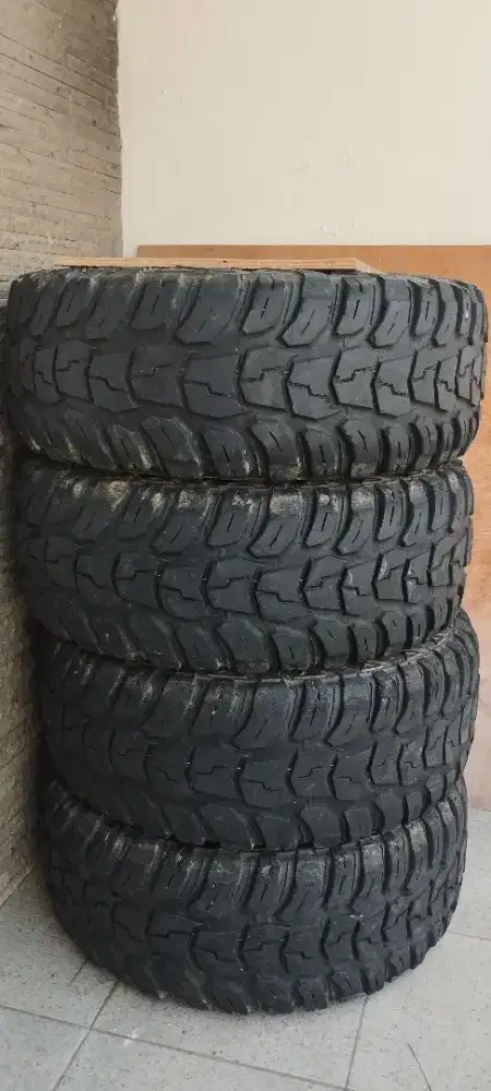 Ban offroad MT kumho 33 12.5 R15 hardtop jimny katana taft feroza