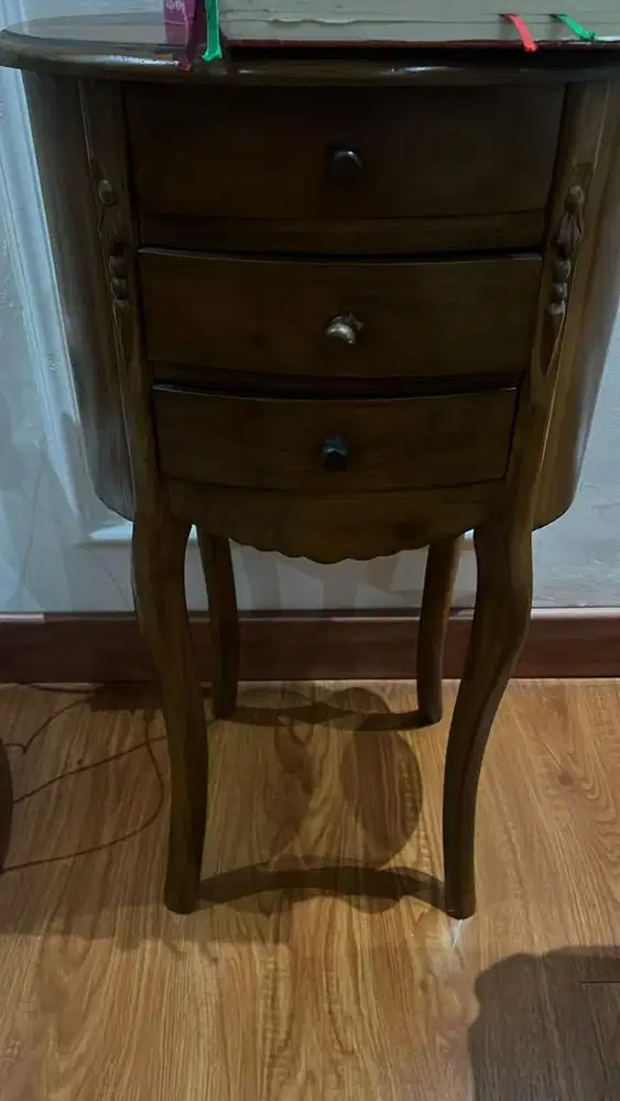 meja kecil serbaguna