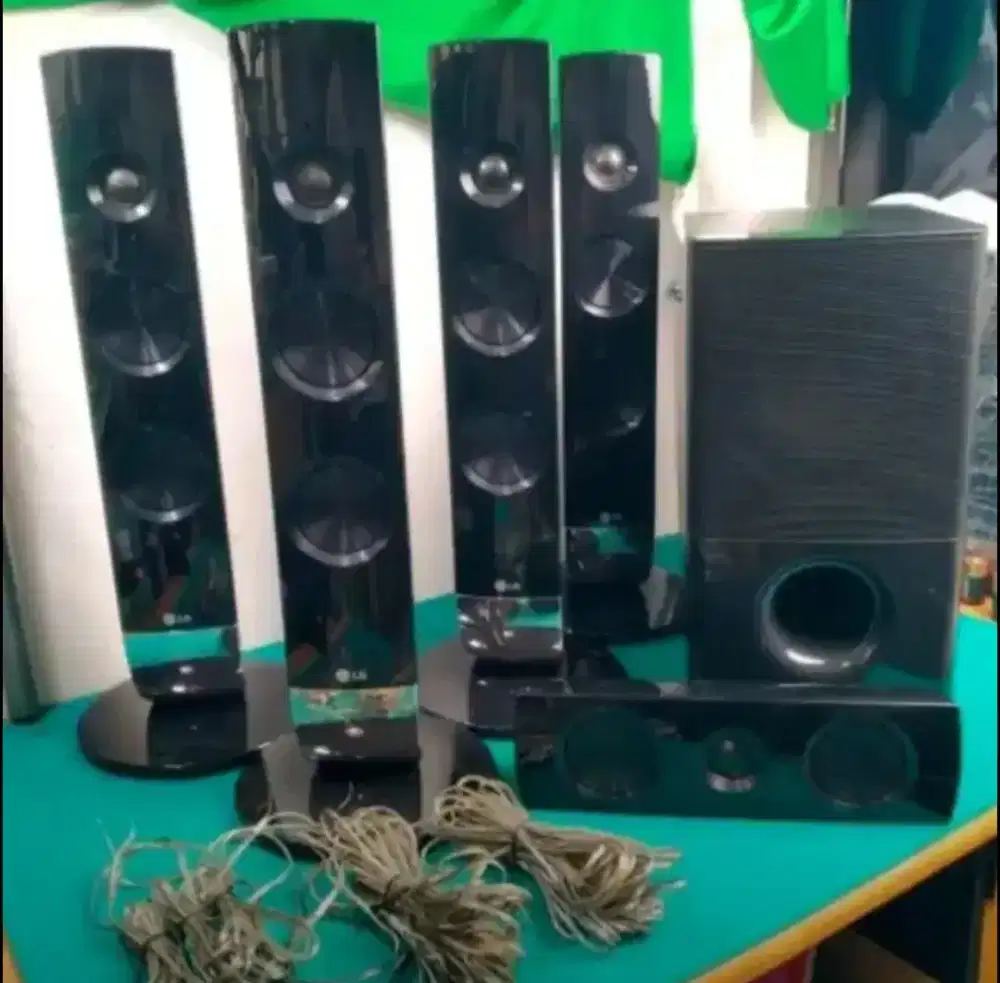 LG HOME THEATER HT806TM LENGKAP