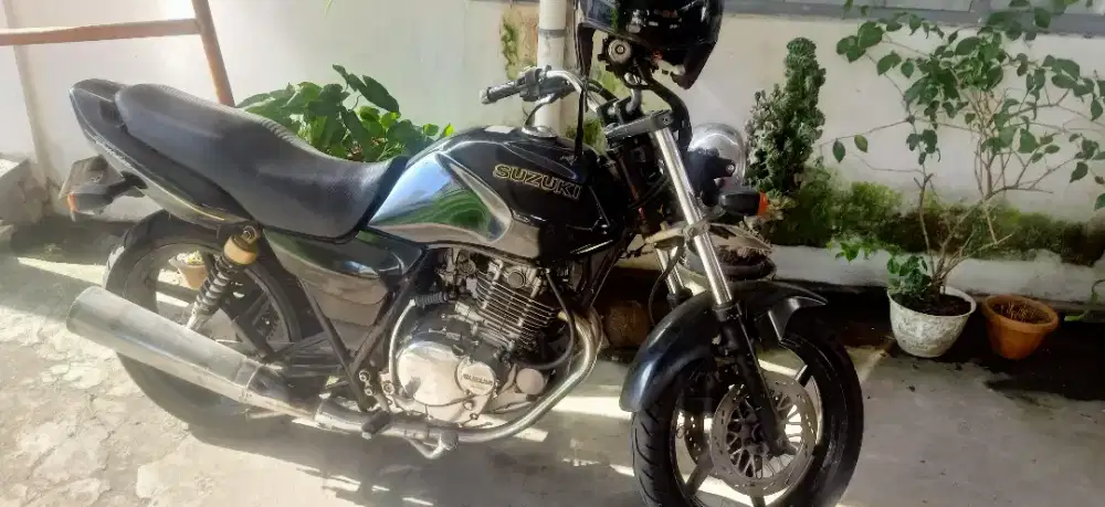 Dijual Motor Suzuki thunder 250 cc milik pribadi