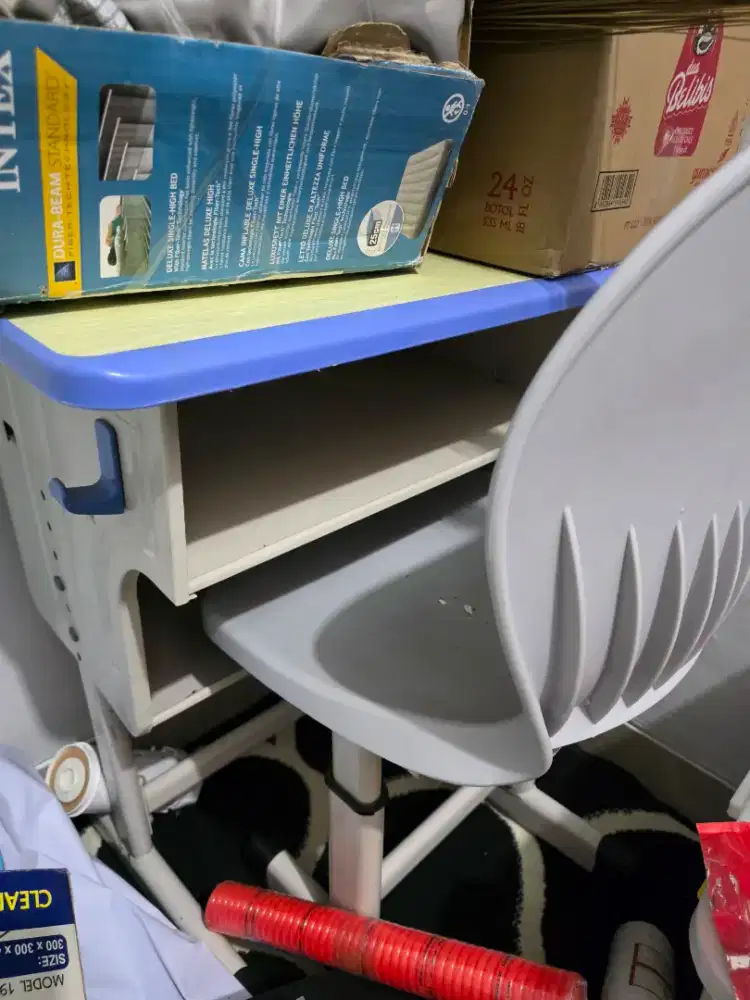 MEJA DAN KURSI BELAJAR