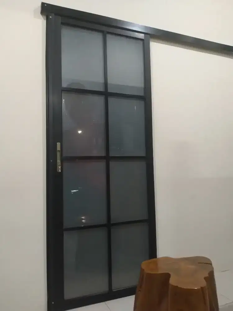 Pintu geser aluminium ornamen T210cm L90cm harga terpasang 2,45 jt/pcs