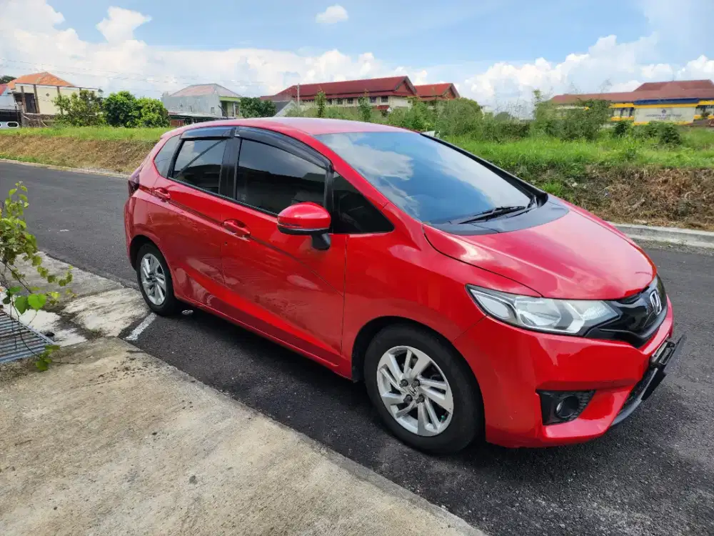 JAZZ seri S 2015 , Tangan Pertama, Surat Lengkap  an pribadi, Low KM.