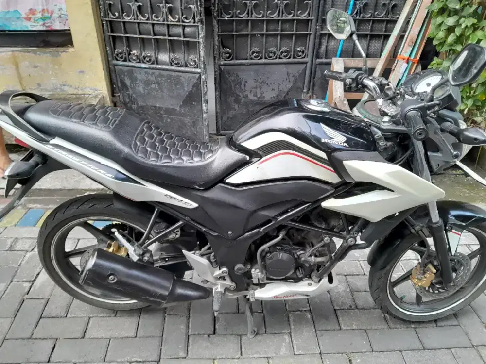 Honda CB 150 R tahun 2015