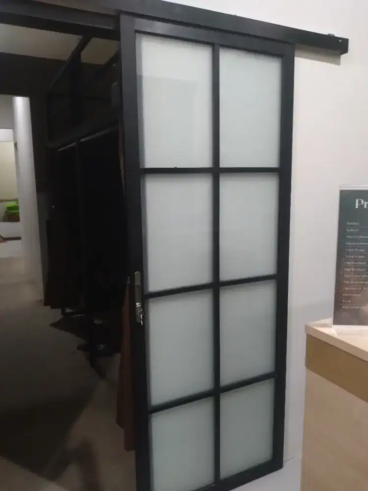 Pintu sliding aluminium ornamen T210cm L90cm hrg terpasang 2,45 jt/pcs