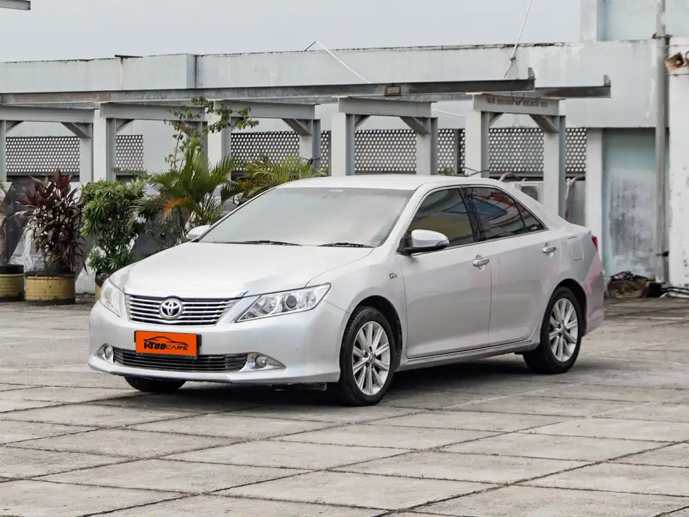 Toyota Camry 2.5 V Matic 2013 Silver Genap