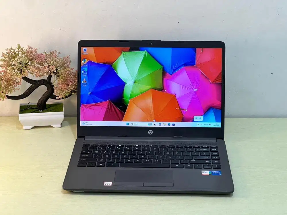 Laptop HP 240 G8 i5-1135G7 RAM 8 SSD 256 GB 14 Inch Mulus Like New