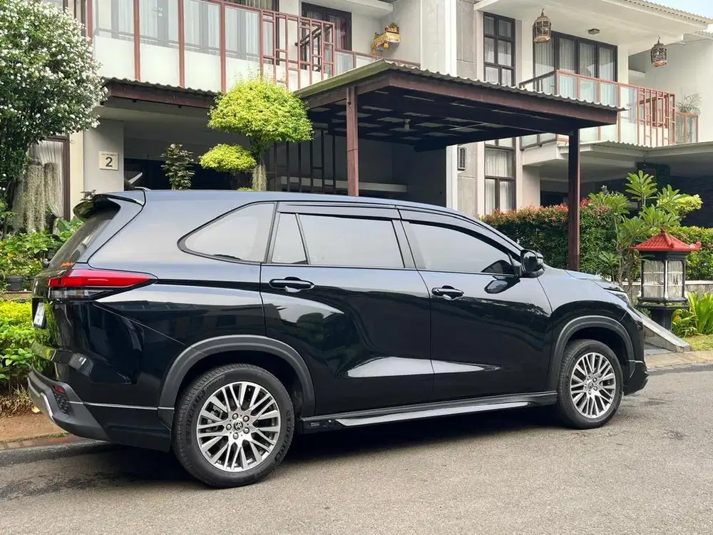 Innova Zenix HITAM 2.0 Bensin G mulus