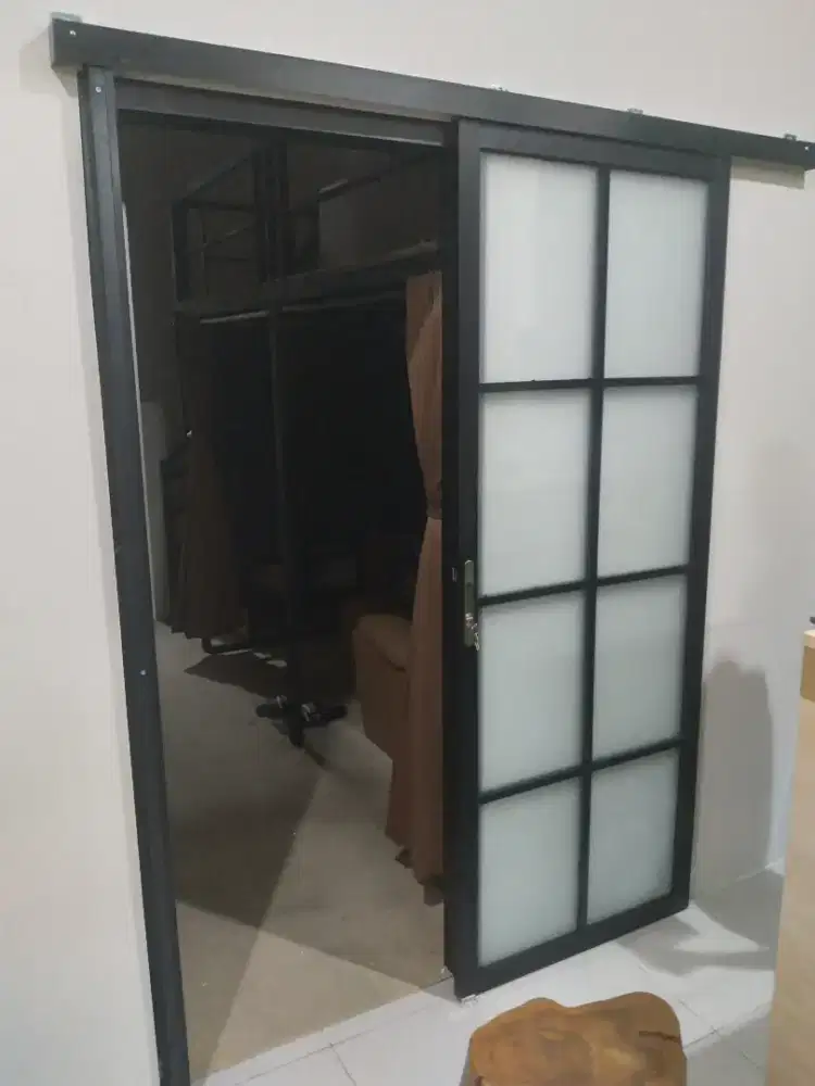 Pintu aluminium sliding ornamen T210cm L90cm harga plus pasang 2,45 jt