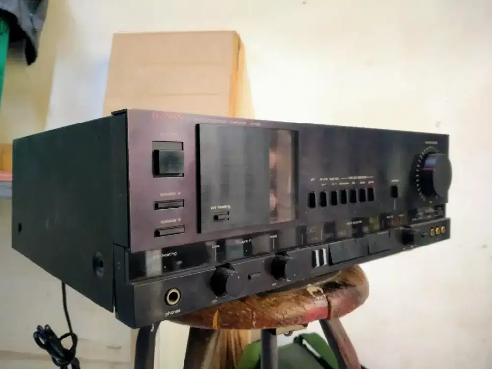 Ampli luxman LV 105