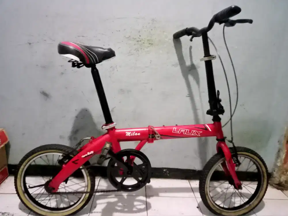 Di jual sepeda lipat merk LAUX ring 16