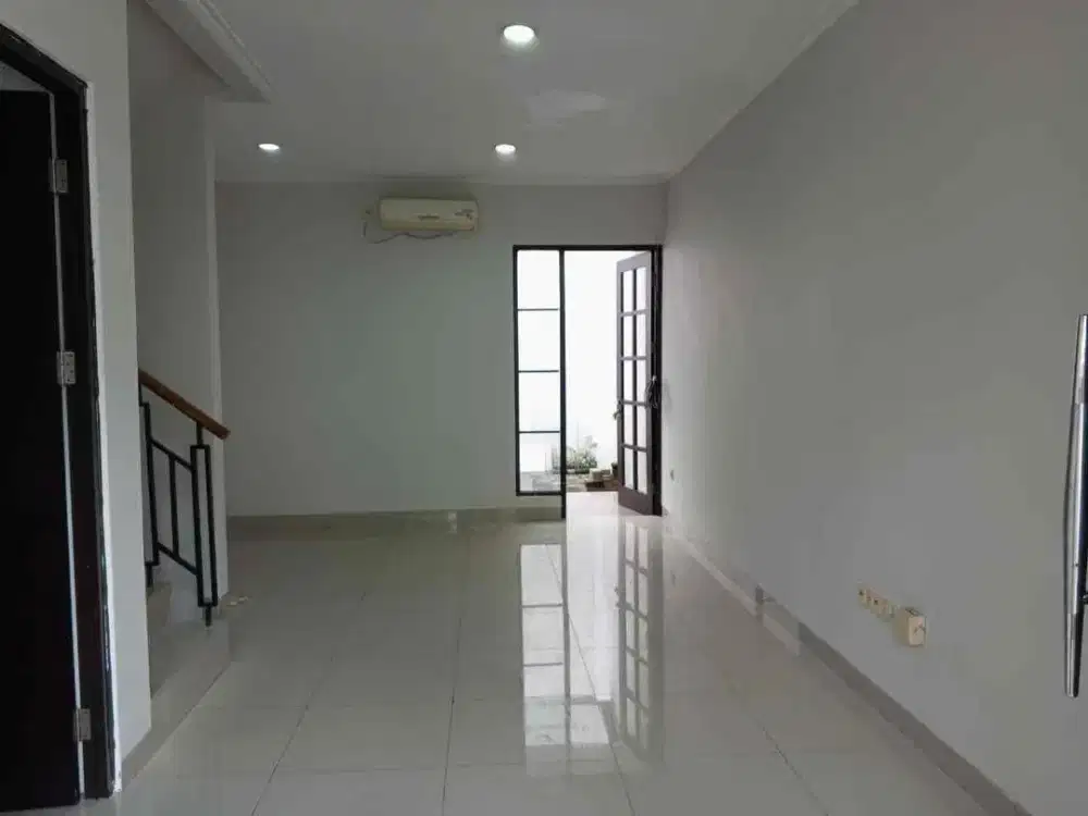 Disewakan rumah greenlake city bagus ukuran 6x18