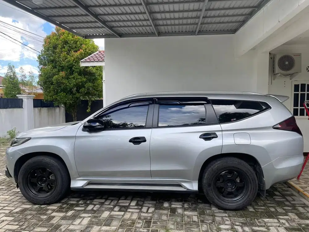 Dijual pajero sport 4x4 dakar solar at