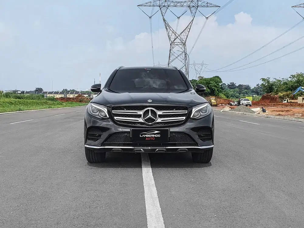 MERCEDES BENZ GLC200 AMG 2018