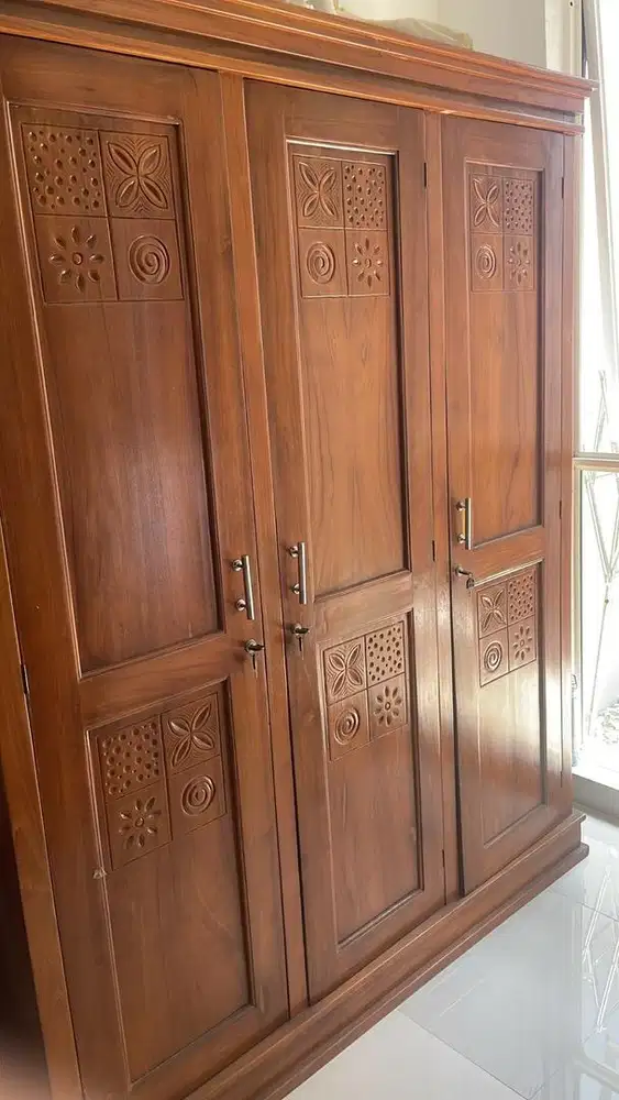 Lemari Jati 3 pintu