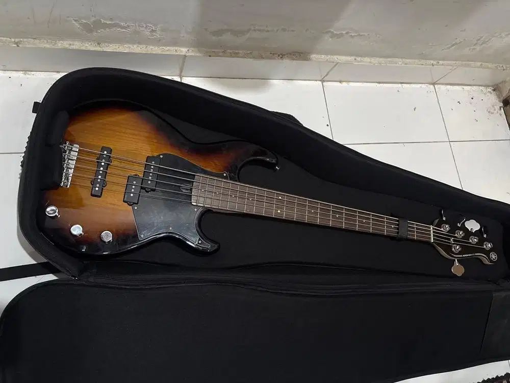 Like New YAMAHA BB435