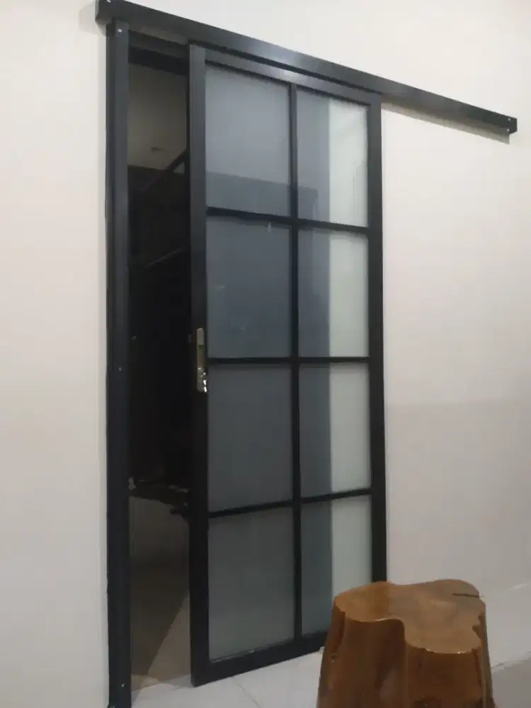 Pintu geser alumunium ornamen T210cm L90cm hrg terpsg 2,45 jt/unit