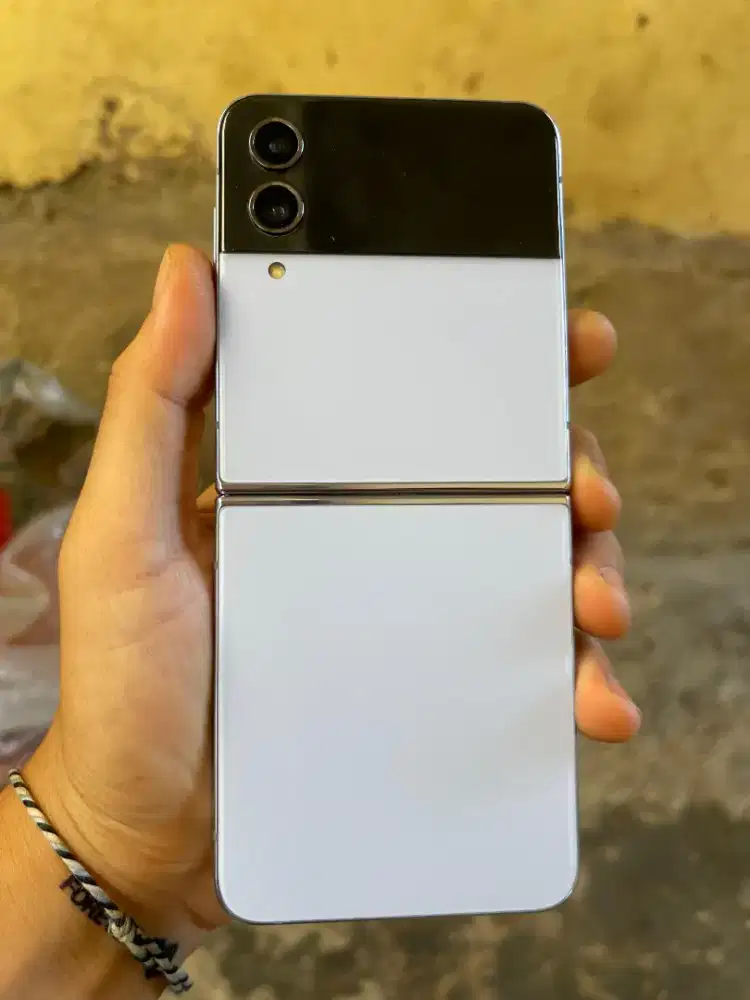 Samsung Z Flip 4 256 sein