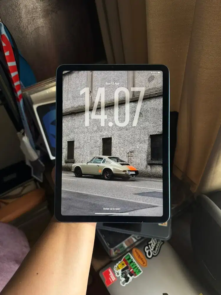 ipad air 5 M1 256gb wifi only + keyboard