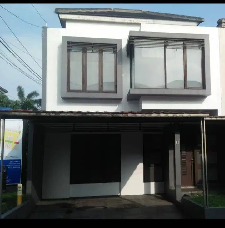 Di kontrakan Rumah 2 Lantai Komplek Gallery Kawaluyaan