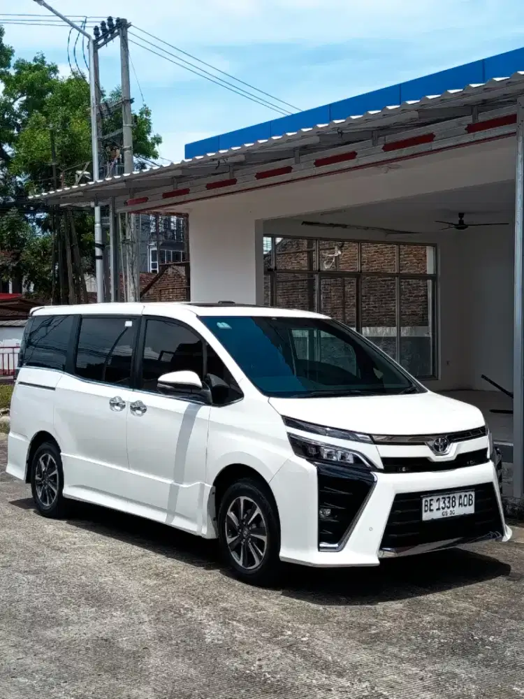 VOXY 2.0 MATIC 2018 ISTIMEWA