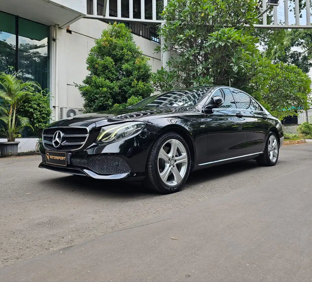 Mercedes Benz E250 2018 Avantgarde low km merci amg