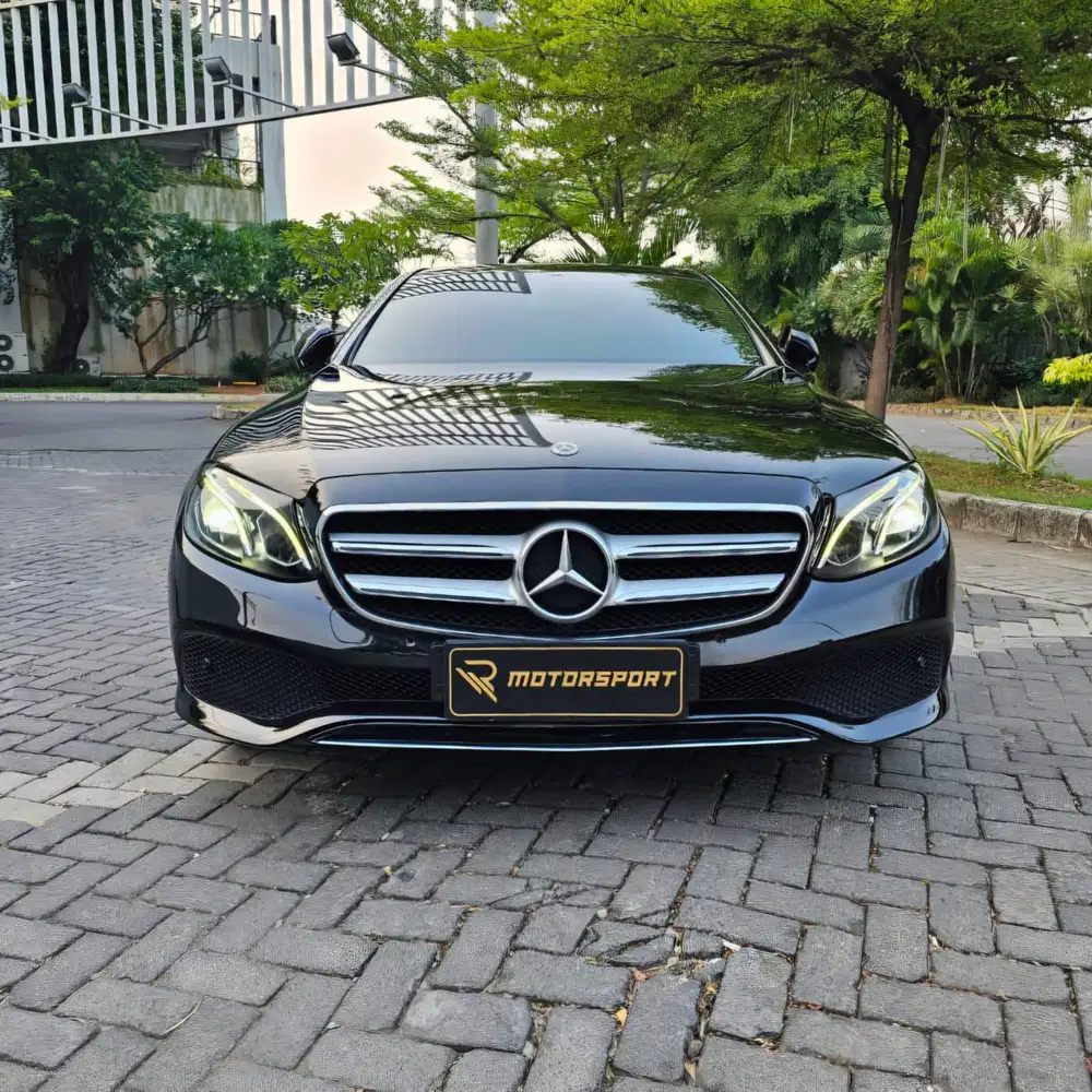 Mercedes Benz E250 2018 Avantgarde low km merci amg