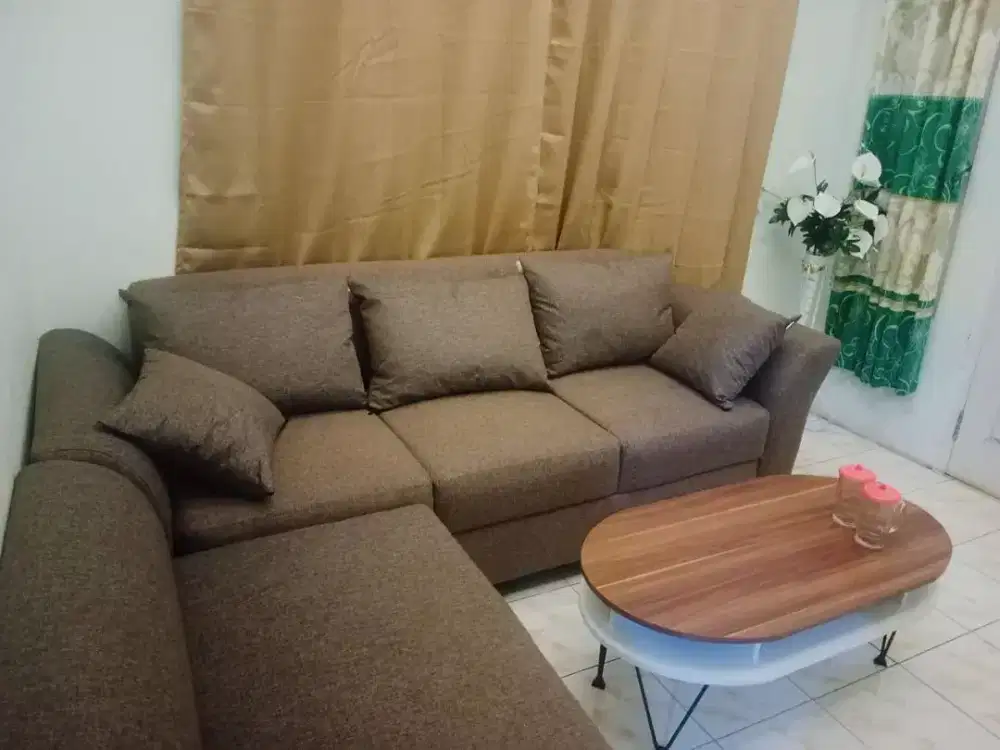SOOFA lengkap dengan meja