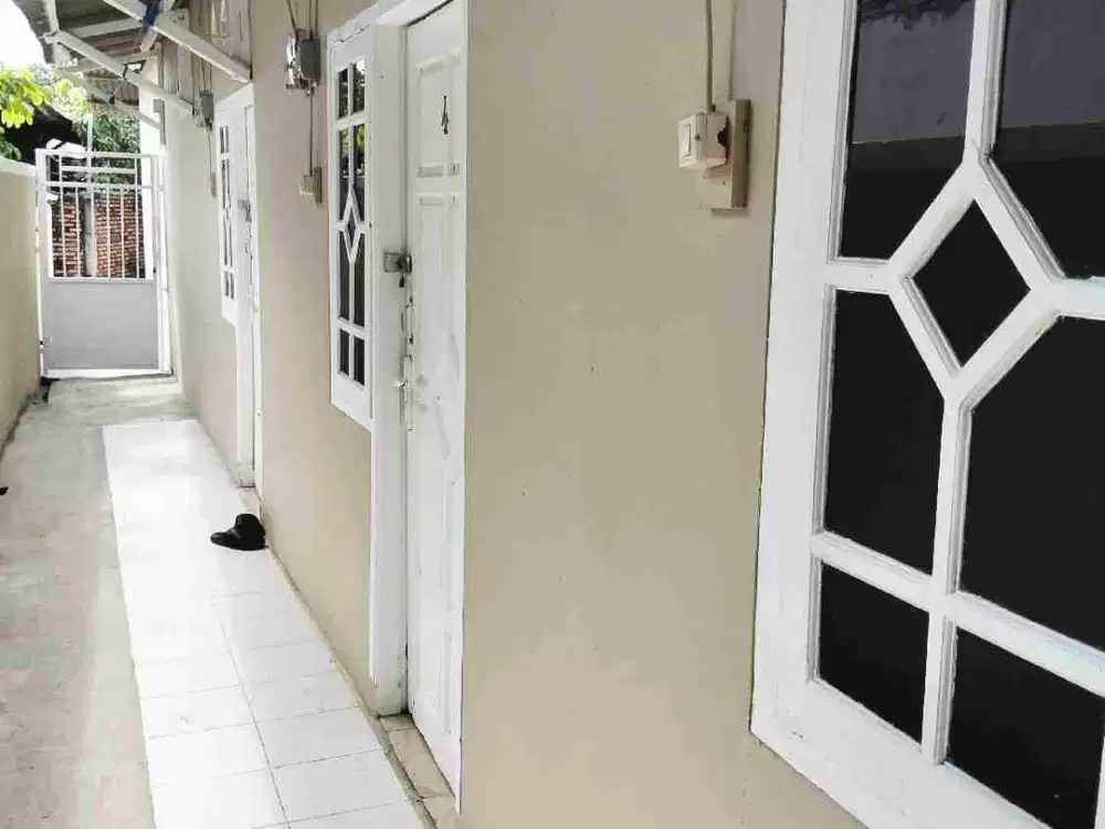 DIJUAL KONTRAKAN 5 PINTU NEMPEL KAWASAN JABABEKA