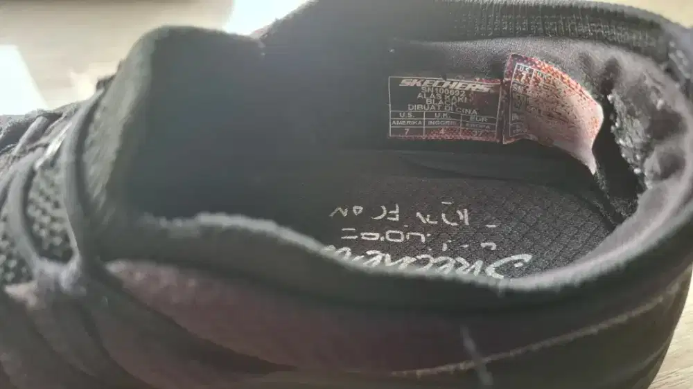 Sepatu Preloved Skechers Anak