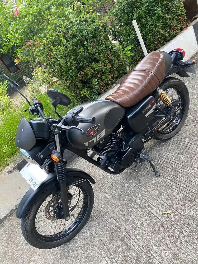 KAWASAKI W 175 TAHUN 2019 KM 11.350 HARGA 19.800.000 NEGO